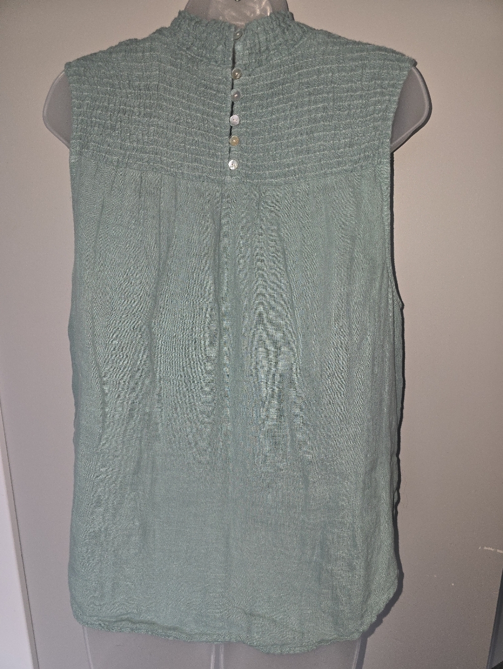 Cloth & Stone Sage Green Smocked Sleeveless Top - Womens Size XLG - Picture 6 of 9